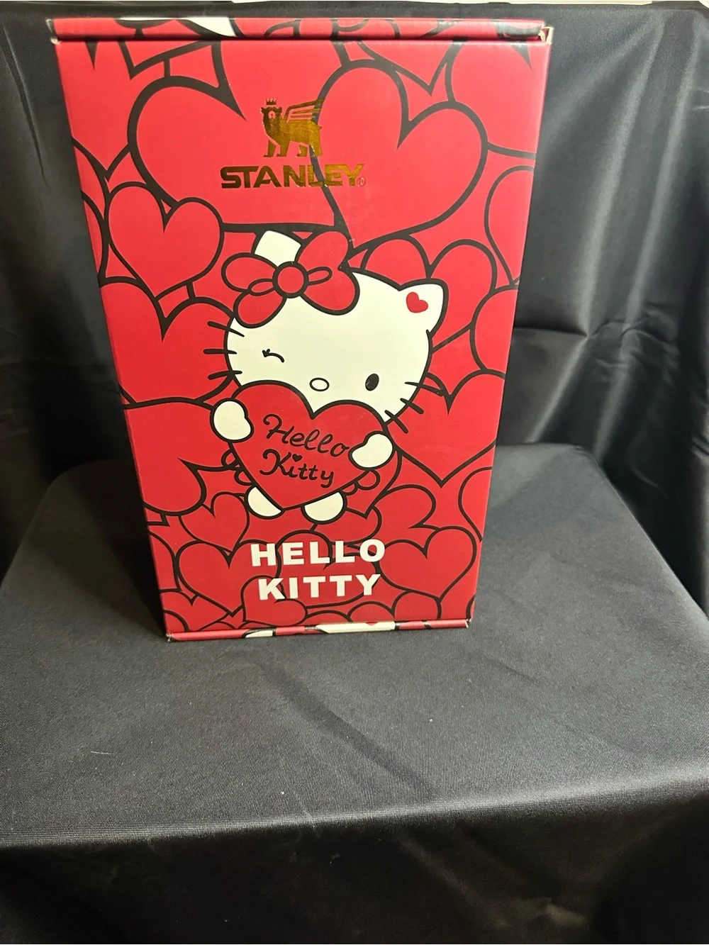 Stanley Hello Kitty Red 40 ozQuencher H2.0 Tumbler - Picture 2 of 4